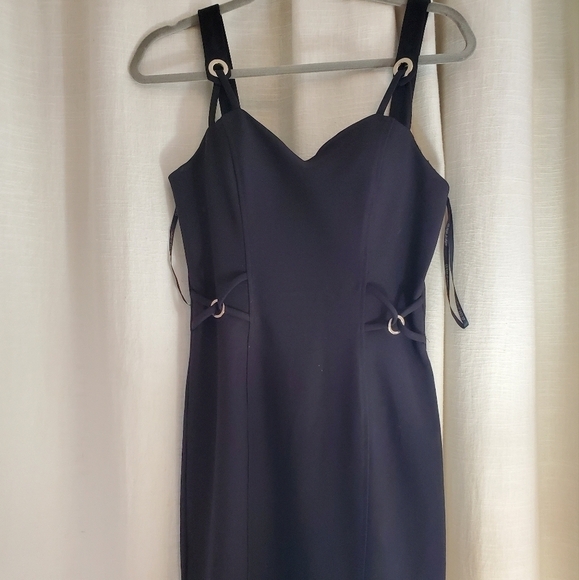 Guess - Picture 2 of 5